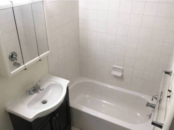 $955 / 2br - Renovated 2BR, 1-bath Apartment (Greenville, NC)63932059607170123