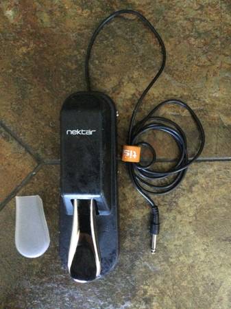NEKTAR SUSTAIN PEDAL 1