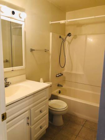 $1,600 / 1br - Top Floor 1 BD/1BA - walk to Todos Santos Plaza & Bart (concord / pleasant hill / martinez)63657929653761124