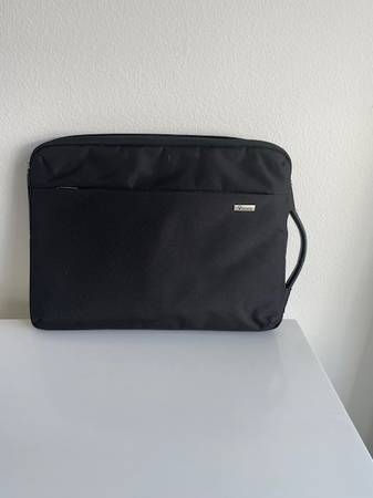 cushioned laptop holder 1