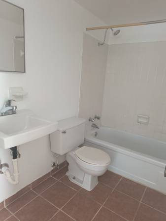 $900 / 1br - 1 Bedrrom Spacious & Bright63924681858563124