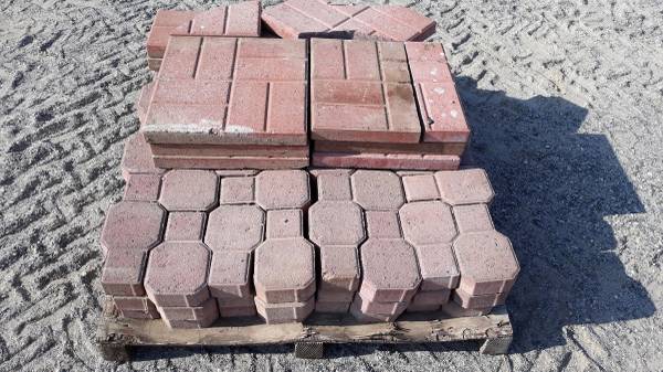Pavers - $210 (East Wenatchee)63441567085953120