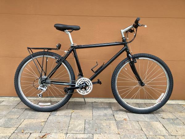 Black Trek 950 Singletrack Hybrid.  Med/Large 1