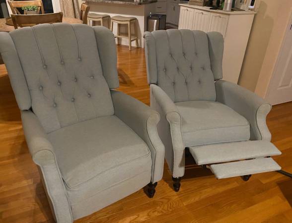 2 Reclining Chairs 1