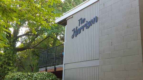 $1,495 / 2br - 2BR Upstairs Campus Apartment! Washer/Dryer Included! 670 E 15th #7 (Campus)63977275870467120