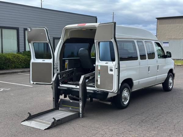 2013 Ford Econoline E150 Wheelchair Van -1 OWNER / 44 RECORDS / 40K MI - $27,500 (Wheeelchair van in beaverton)63441436049539122