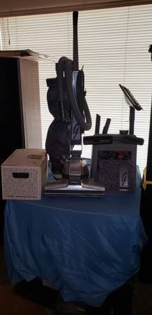 Kirby G4 Vacum Cleaner & Attachments 1
