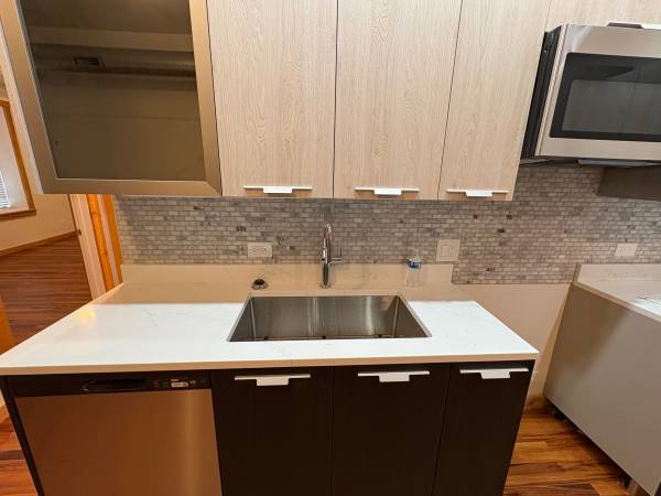 $2,350 / 1br - Kenwood/ Hyde Park -- 1 DORMITORIO 1 BAÑO   DEPARTAMENTO NUEVO (Kenwood/. Hyde Park)63781351075713124