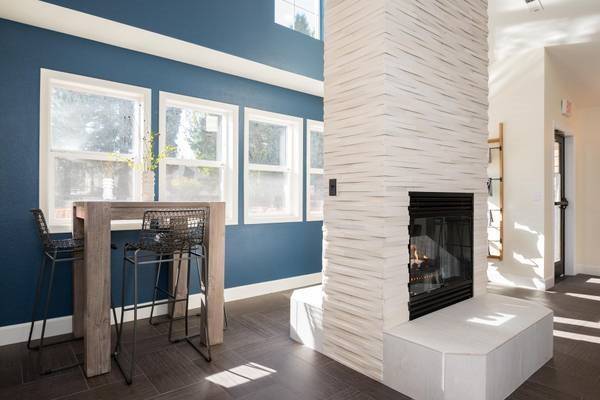 $2,260 / 2br - 1080ft2 - Convenient Car Wash Area and more at Main Street Village! (Tigard - Fanno Creek Park)63870109579267123