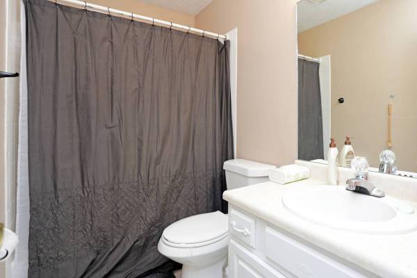 $1,275 / 2br - 1100ft2 - Corby Castle Apartments, Lrg 2 bdrm, 2 bathroom, 102nd and Maple St. (10220 Corby Street)63681695863299120
