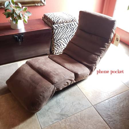 Full body floor chair 1