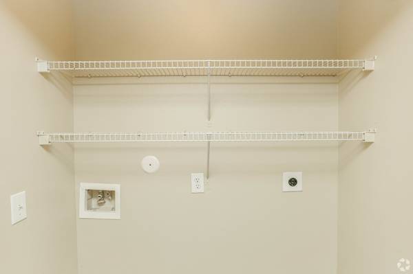 $1,201 / 1br - 749ft2 - All the perks of modern living! Washer/dryer included. Tour today! (Pearland)63924041844994120