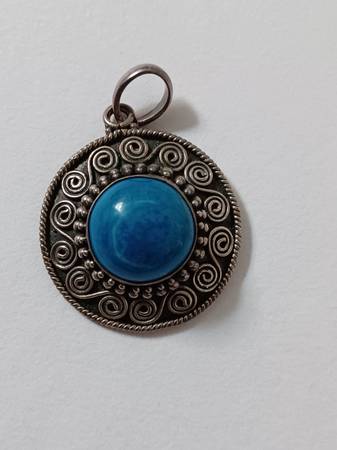 Silver lapis ladies pendant. 1