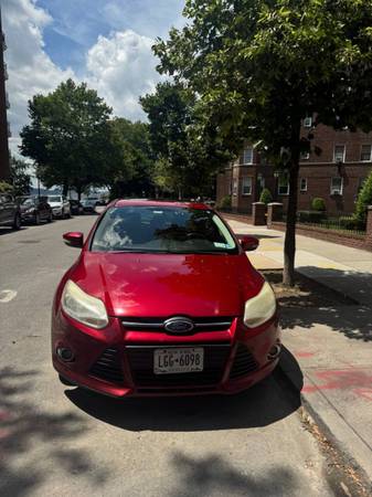 Ford Focus SE 2014 - $4,500 (Brooklyn)63614068018177122