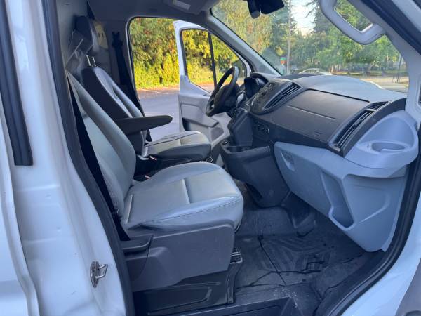 2017 Ford Transit 250 - Photo 10