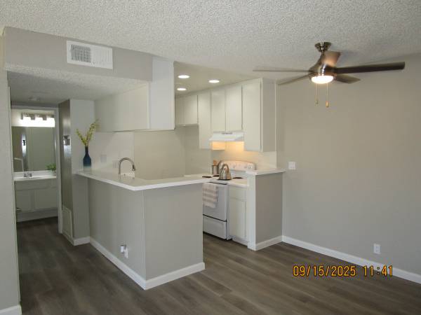 $1,595 / 2br - 789ft2 - 🌬️ Hello Fall, Hello Savings! 2BR Apartment w/ Rent Special. Act Now (Palmdale)63818727550977124