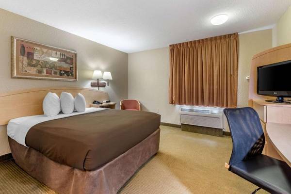 $1,399 / 1br - Your New Apartment Alternative Awaits - 1st Month Manager's Special! (52825 State Hwy 933, South Bend, IN)63660195773185124