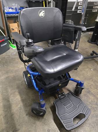 Powered scooter GP162 1