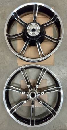 Harley-Davidson OEM 18" wheel set 1