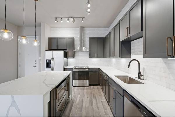 $1,589 / 1br - Un nuevo apartamento de lujo en Uptown con ¡4 SEMANAS GRATIS! (Uptown/Uptown Dallas/Dallas)63796375415297121