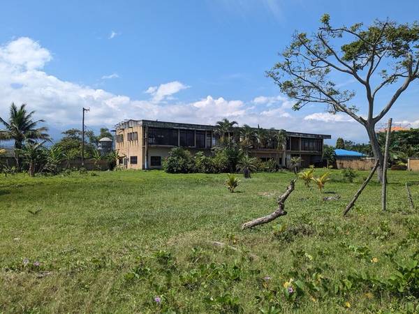 $380,000 / 10000ft2 - 2 story beachfront fixer upper for investors64051006430337123