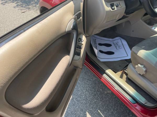 2002 Toyota RAV4 all-wheel-drive excellent running condition cold air - $1,900 (Kings Highway)63618007080449124