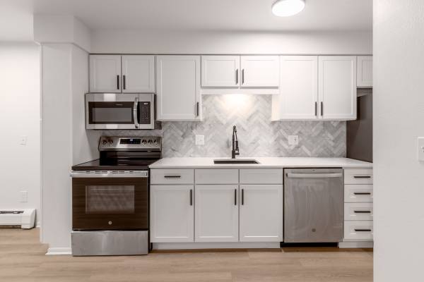 $1,384 / 1br - 525ft2 - >> 1 MONTH FREE << Downtown Louisville Broomfield 10 min to Boulder (** Downtown Louisville Broomfield **)63920601744771123