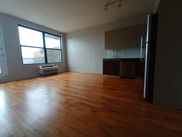$3,395 / 1br - No Fee, 1 Bed + Terrace, Factory Conversion, Great Amenities, G Train (Bed-Stuy)63945494174978123