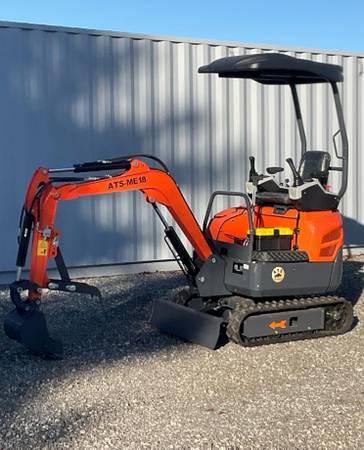 NEW MINI EXCAVATOR 1