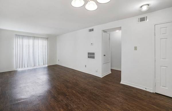 $1,240 / 1br - 642ft2 - Art Scape - Move-In Special! (Metairie Lakeside Mall)63792245874049122