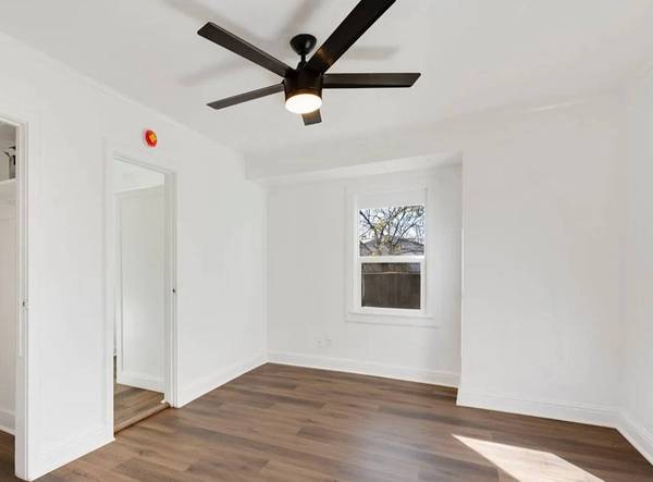 $900 / 1br - Modern 1BR Apartment with Hardwood Floors & Light (morgan hill)63889098947459120