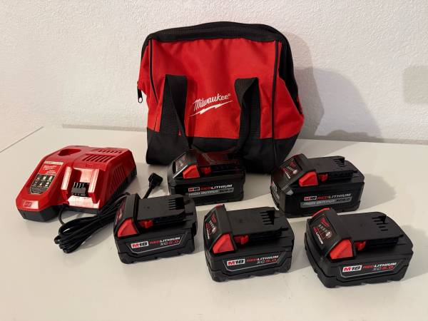 Milwaukee Batteries/Charger 1