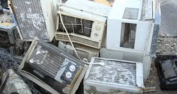 I will pick up old A/C units 1
