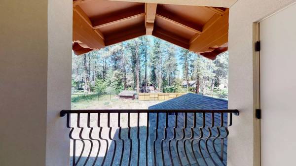 $1,970 / 2br - 933ft2 - B335vaulted ceilings, carport and new carpet! & FREE rent to Nov 1st (Leavenworth)63845968623489121