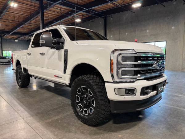 2023 Ford F-350 Super Duty Diésel 4x4 4WD Camión F350 Platinum 4 puertas Cre - $82,900 (Platinum Motors Corp)63438202993923124