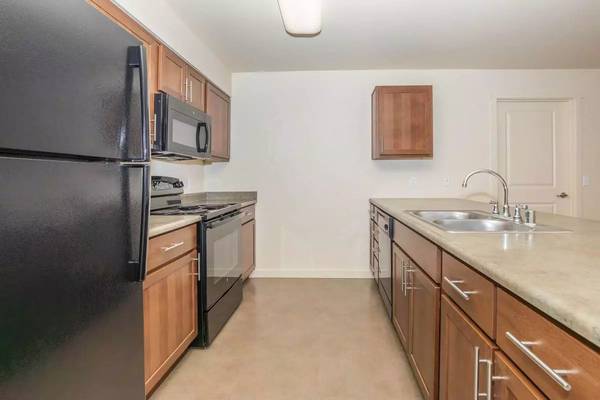$1,961 / 2br - 905ft2 - Start living large! You'll love our 2 bed, 2 bath! 905 Sq Ft! (Covington)63934550466307123