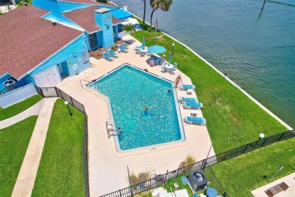 $105 / 1br - 770ft2 - WINDRUSH COVE (Indian Rocks Beach)63976136898563120