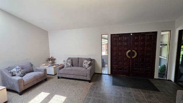 $400 / 176ft2 - Month-2-month dedicated office with reception, conf. room, and kitchen (colorado springs)63687031507969124