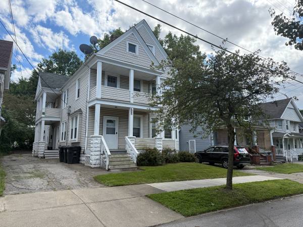 $775 / 1br - 750ft2 - 6922 Fullerton and E 71st St, 1 Bdrm (6922 Fullerton Ave, Up Rear)63860364127617120
