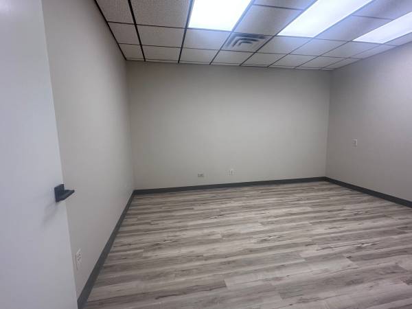 $740 / 354ft2 - Office Suites For Lease - Downtown (Traverse City, MI)64037896440579124