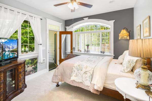 $2,075 / 1br - Short-term housing furnished-utilities included (MONROE)63910064417155122