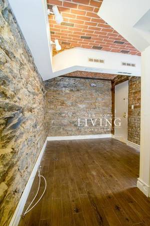 $6450.00 / 2br - Designer 4RM/1BA w/ Garden, Fireplace & Modern Kitchen ? SoHo (SoHo)63862609802625121