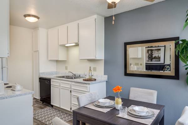 $2,215 / 1hab - ¡ENCANTADORA VIVIENDA DE 1 HABITACIÓN/1 BAÑO DISPONIBLE PRONTO! ¡LLÁMENOS PARA MÁS DETALLES!! (Chula Vista)63866051506179120