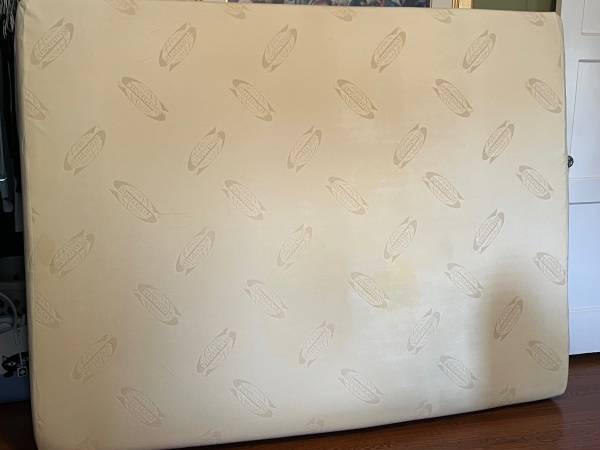 Queen mattress and box 1