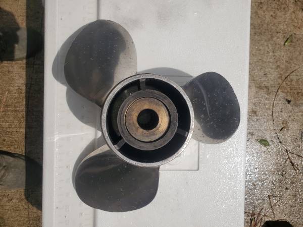 Propeller Stilletto 14 1/4"  X 21 1