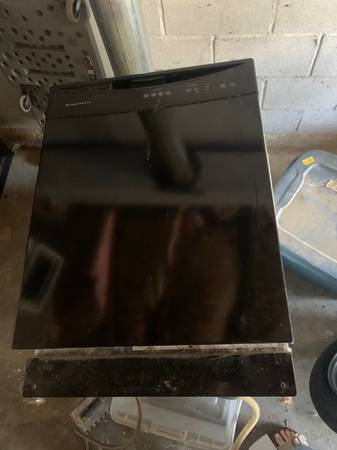 Frigidaire dishwasher 1