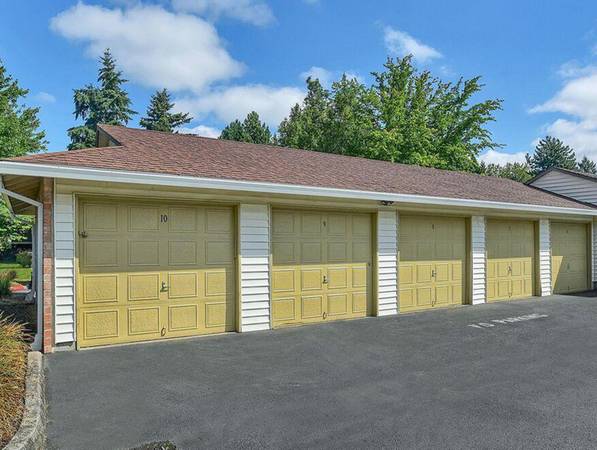 $1,545 / 2br - GET $500 in SAVINGS - Shaded Courtyards and Greenspaces (Powell Butte)63914854420482124