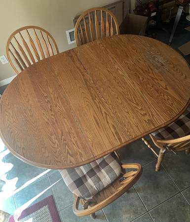 Solid Wood Kitchen Table + 4 Chairs (Made in Canada, 2004) – Includes 1