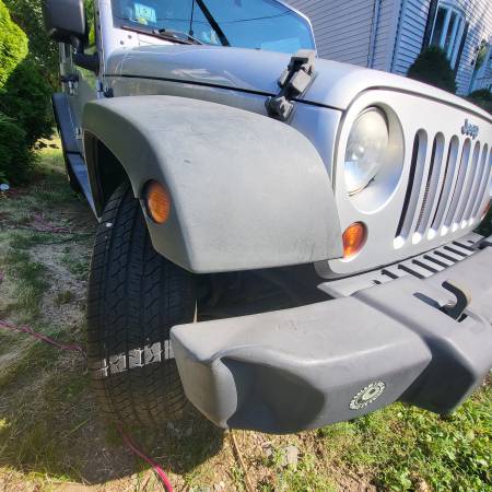 2011 Jeep Wrangler Unlimited Sport for repair or parts - $4,000 (Lynn)63624473766403123