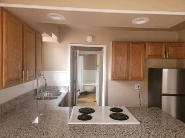 $1200.00 / 1br - 520ft2 - Updated cottage near Olympic Training Center63687136746497122